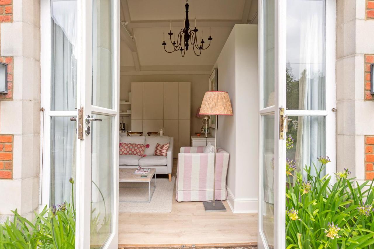 The Annexe - Beautiful Apartment With Garden Close To Heathrow And Windsor Staines-upon-Thames Exteriér fotografie