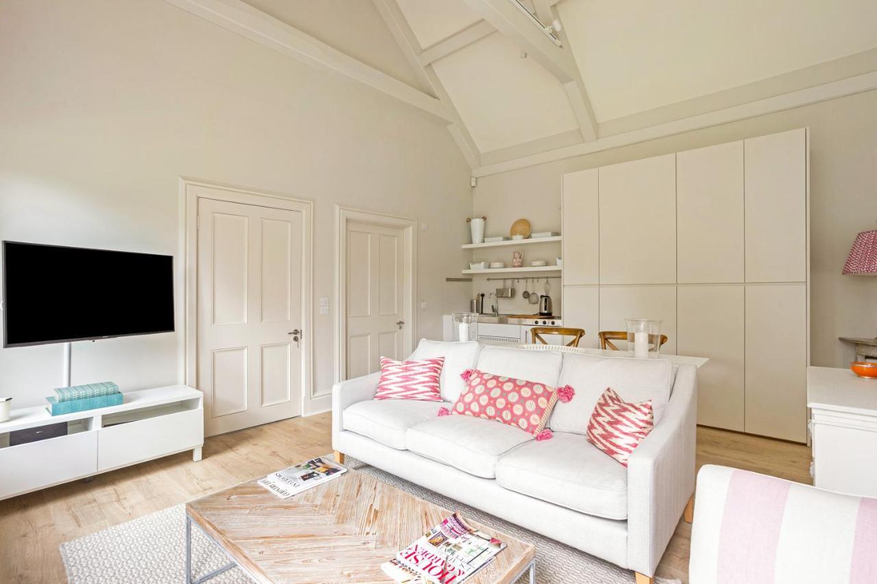 The Annexe - Beautiful Apartment With Garden Close To Heathrow And Windsor Staines-upon-Thames Exteriér fotografie